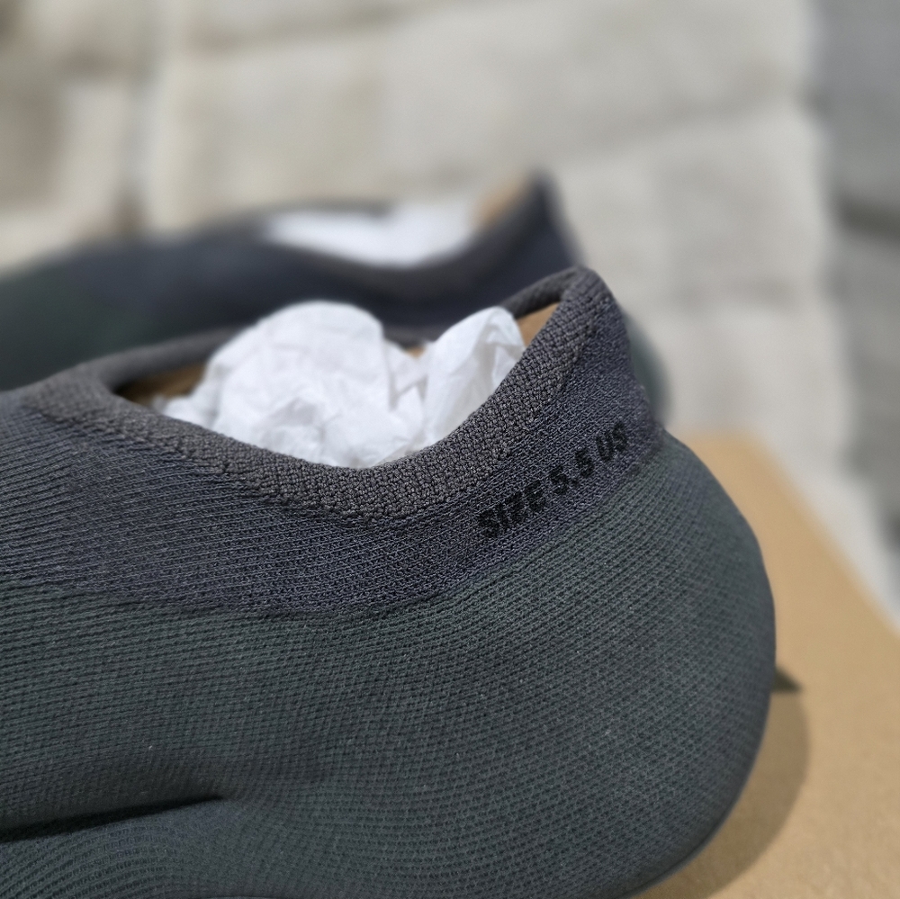 Yeezy KNIT RNR - Picture 3 of 6
